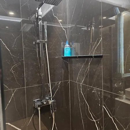 Luxury Forest بوروفتس