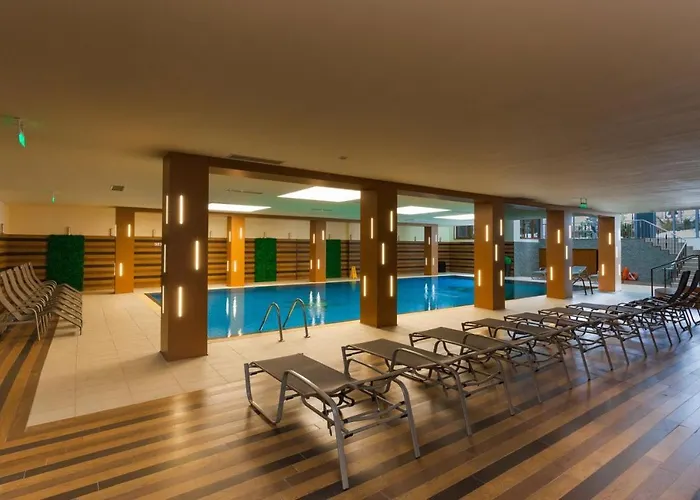 Luxury Forest بوروفتس